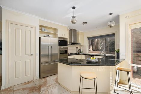 Property photo of 6 Delacombe Drive Mill Park VIC 3082