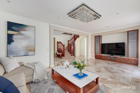 Property photo of 6 Delacombe Drive Mill Park VIC 3082