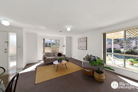 Property photo of 7 Bayside Court Jerrabomberra NSW 2619