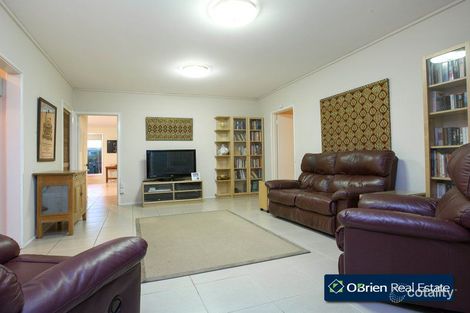 Property photo of 8 Yemaya Place Berwick VIC 3806