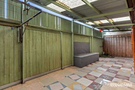 Property photo of 2/24 Alexander Street Cranbourne VIC 3977