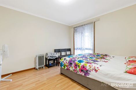 Property photo of 2/24 Alexander Street Cranbourne VIC 3977