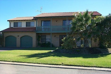 5 Lazarus Rd, Tarcoola Beach, WA 6530