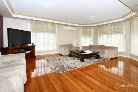 Property photo of 11 Bentley Avenue Roxburgh Park VIC 3064