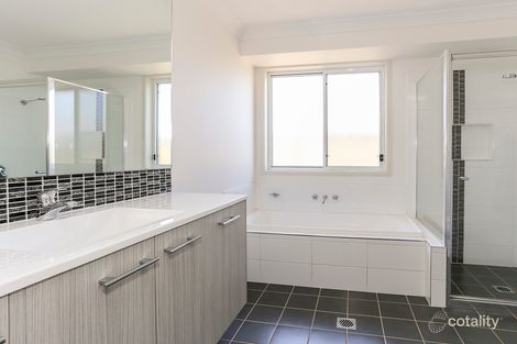 Property photo of 4 Zinfandel Circuit Cessnock NSW 2325