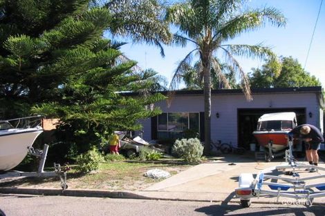 19 Leonard Ave, Shoal Bay, NSW 2315