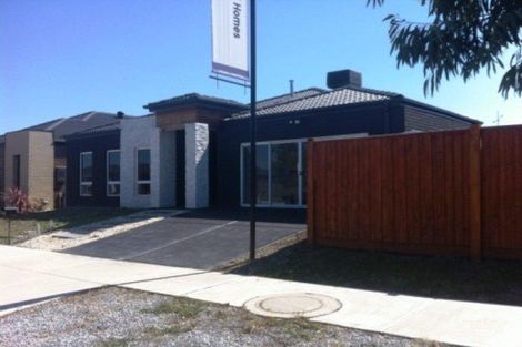 Property photo of 11 Stonegate Drive Wollert VIC 3750