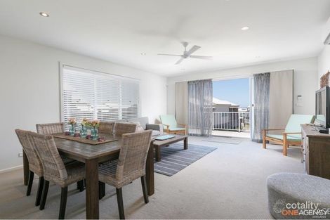 Property photo of 41 Seaside Circuit Caves Beach NSW 2281