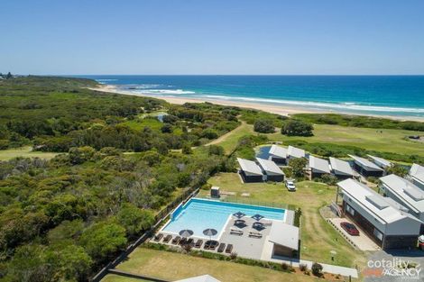 Property photo of 41 Seaside Circuit Caves Beach NSW 2281