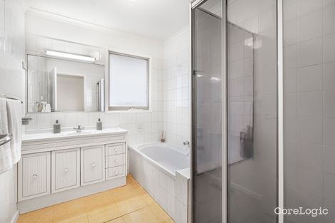 Property photo of 18 Waverley Park Drive Cranbourne North VIC 3977