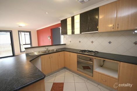 Property photo of 8 Colverwell Crescent Jerrabomberra NSW 2619