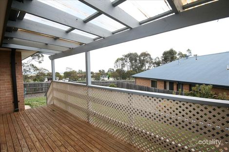 Property photo of 8 Colverwell Crescent Jerrabomberra NSW 2619