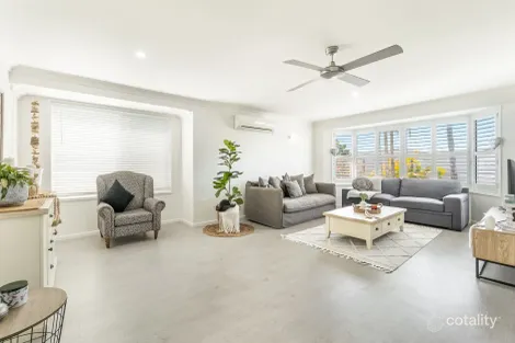 Property photo of 17 Acacia Circuit Yamba NSW 2464