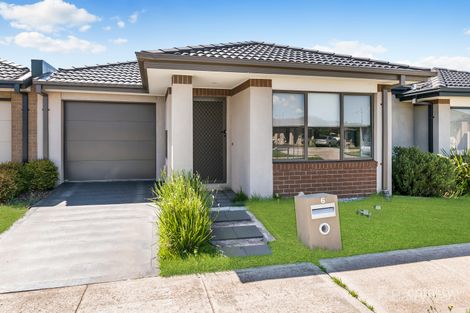 Property photo of 6 Medallion Avenue Beveridge VIC 3753