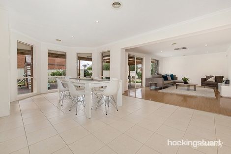 Property photo of 2 Kororoit Approach Caroline Springs VIC 3023