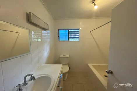 Property photo of 13 Sommerville Crescent Whitfield QLD 4870