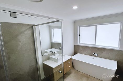 Property photo of 25 Davis Way Walloon QLD 4306