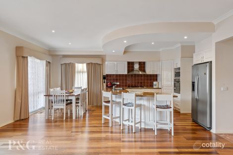 Property photo of 17 Daintree Grove Narre Warren VIC 3805