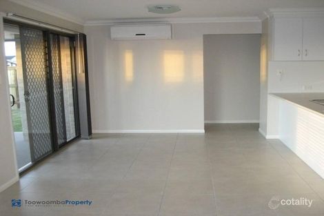 Property photo of 2/13 Samuel Court Darling Heights QLD 4350