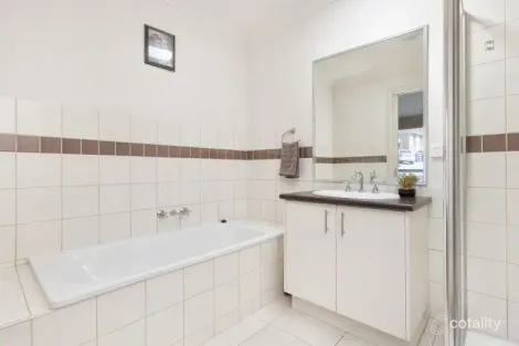 Property photo of 6/79 Strathavan Drive Berwick VIC 3806