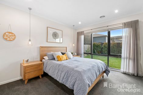 Property photo of 72 Sherwood Road Chirnside Park VIC 3116