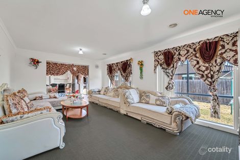 Property photo of 13 Swinburne Court Truganina VIC 3029