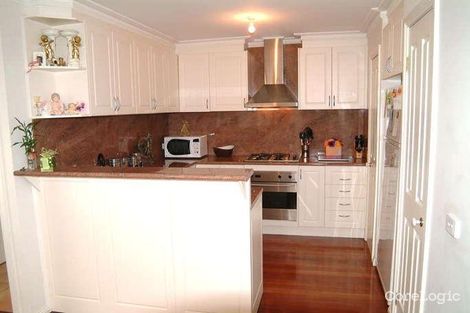 Property photo of 11 Island Place Mill Park VIC 3082