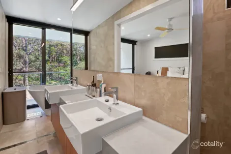 Property photo of 21A Woodstock Avenue Taringa QLD 4068