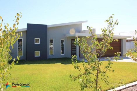 3 Coates Dr, Kelso, NSW 2795