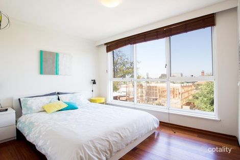 Property photo of 16/23 Robe Street St Kilda VIC 3182