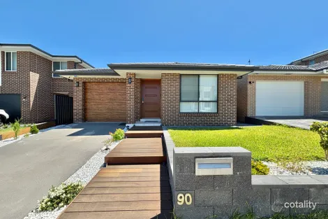 90 Savoy St, Austral, NSW 2179