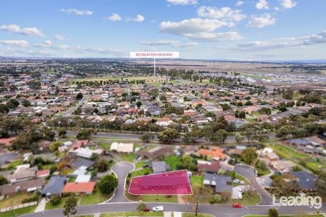 Property photo of 2 Leith Court Sunbury VIC 3429