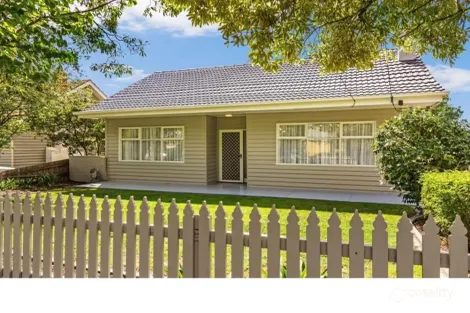 2 Blenheim Ave, Mont Albert, VIC 3127