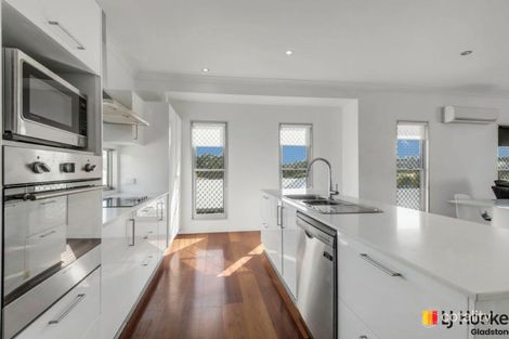 Property photo of 10 Franklin Court New Auckland QLD 4680