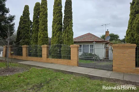 11 ELIZABETH ST, ST ALBANS, VIC 3021