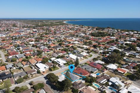 Property photo of 8B Powis Way Warnbro WA 6169