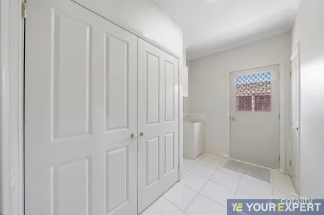 Property photo of 21 St Annes Crescent Berwick VIC 3806