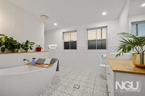 Property photo of 45 Glebe Road Newtown QLD 4305