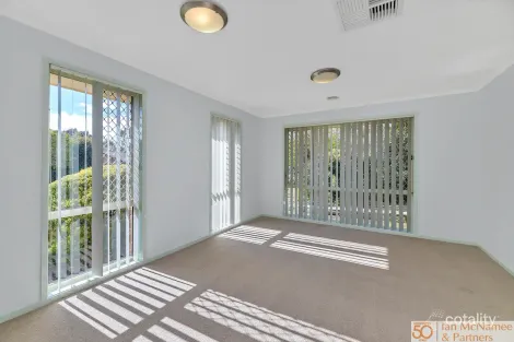 Property photo of 6 Macadamia Close Jerrabomberra NSW 2619