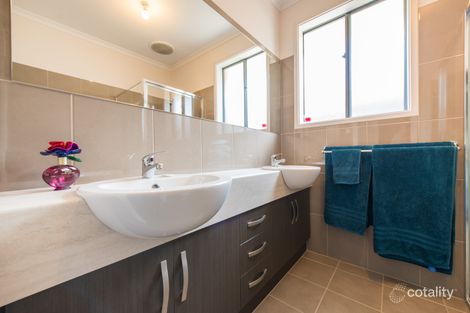 Property photo of 31 Sunrise Drive Woodcroft SA 5162