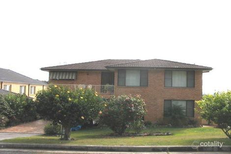 8 Toongara Ave, Bateau Bay, NSW 2261