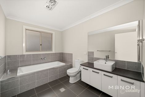 Property photo of 2 Lakefield Avenue North Kellyville NSW 2155