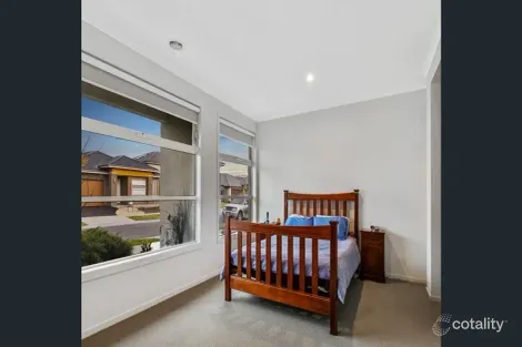 Property photo of 52 Calibre Circuit Clyde North VIC 3978