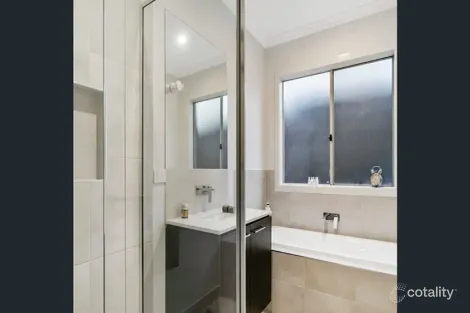 Property photo of 52 Calibre Circuit Clyde North VIC 3978