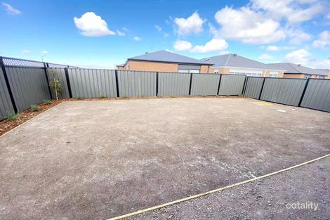Property photo of 16 Stacey Parade Mount Cottrell VIC 3024