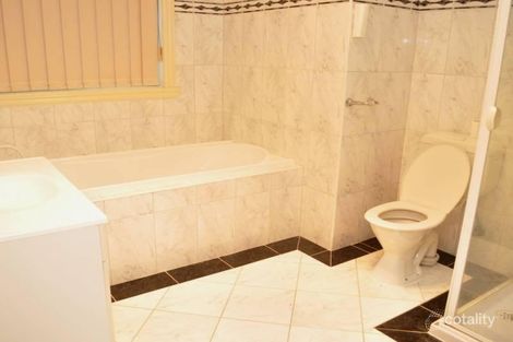 Property photo of 14 Elphinstone Way Caroline Springs VIC 3023