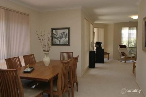 Property photo of 8 Stradbroke Close Berwick VIC 3806