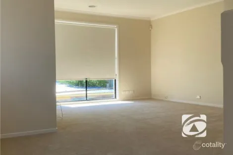Property photo of 17 Canterbury Close Narre Warren VIC 3805
