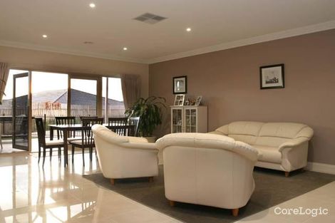 Property photo of 3 Byrne Close Berwick VIC 3806