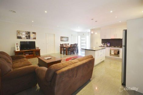 Property photo of 2/14 Bernbanks Avenue St Albans VIC 3021